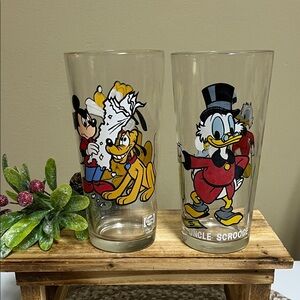 Disney 1978 Pluto/Uncle Scrooge Pepsi Collector Series set of (2) glasses